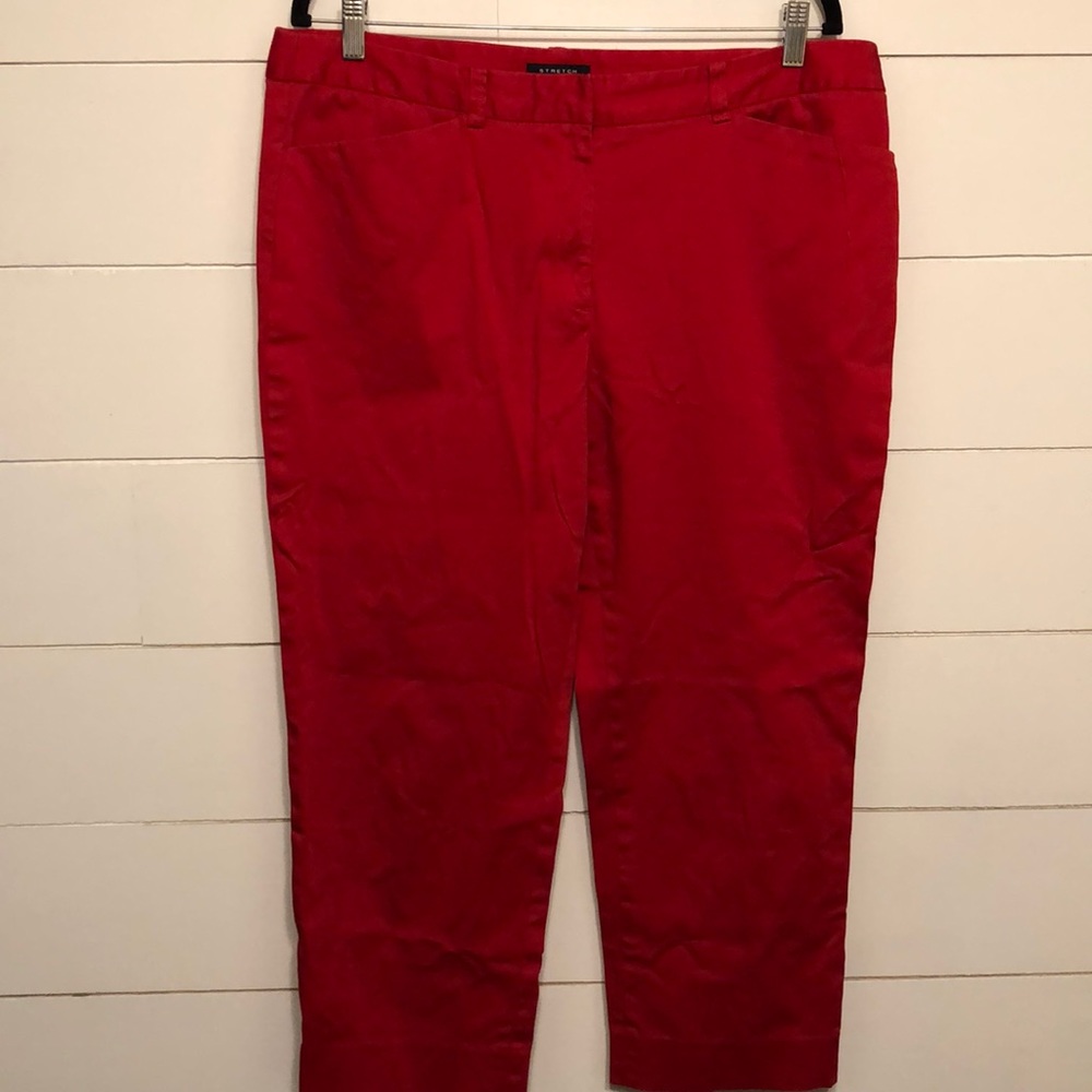 Red capris